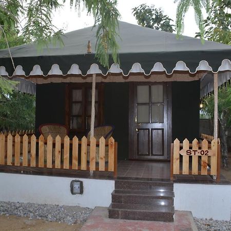 Gulmohar Sariska Resort Bairāt Dış mekan fotoğraf